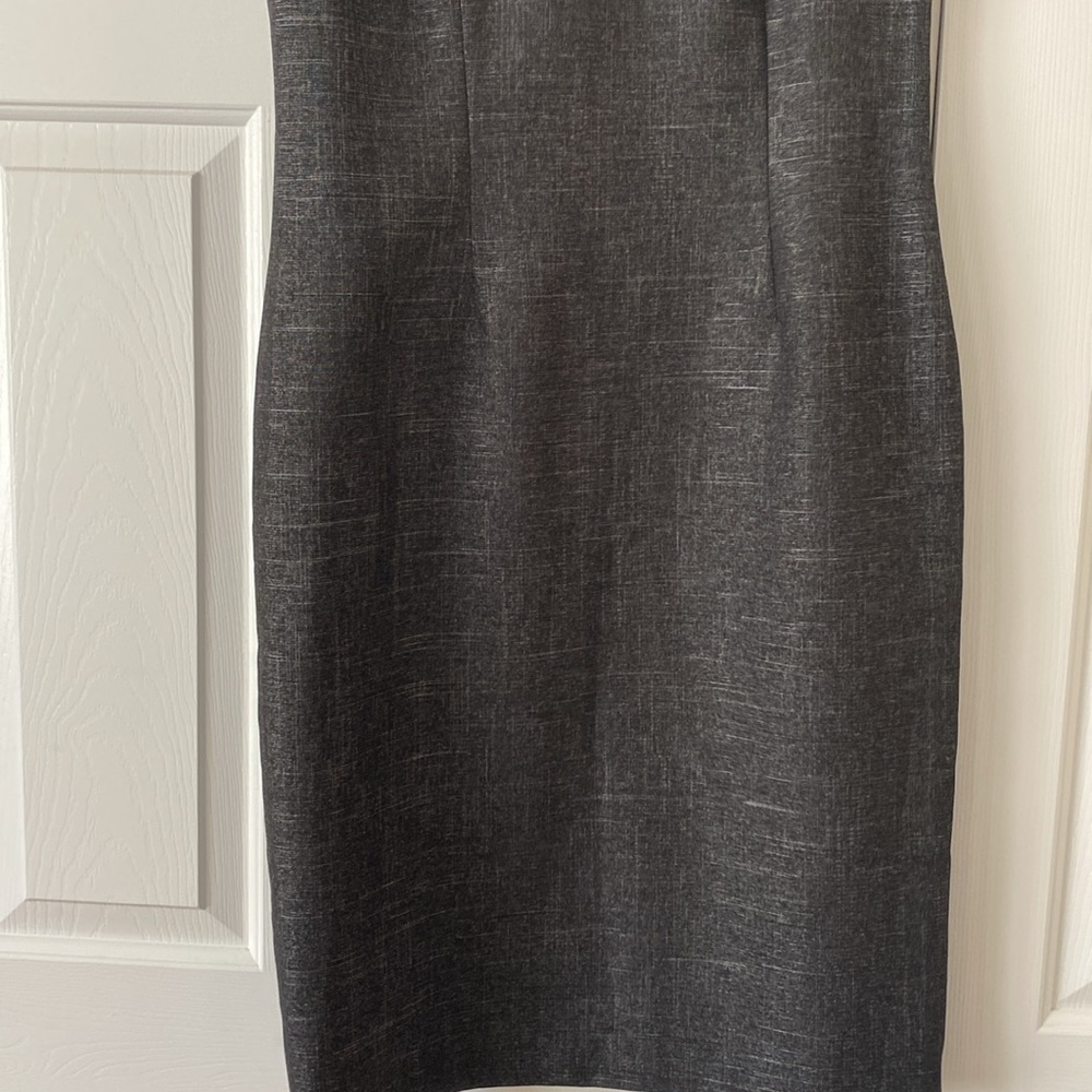 Ladies dress - Picture 2 of 8